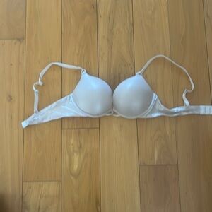 Victorias secret Miraculous Plunge Bra, gold.